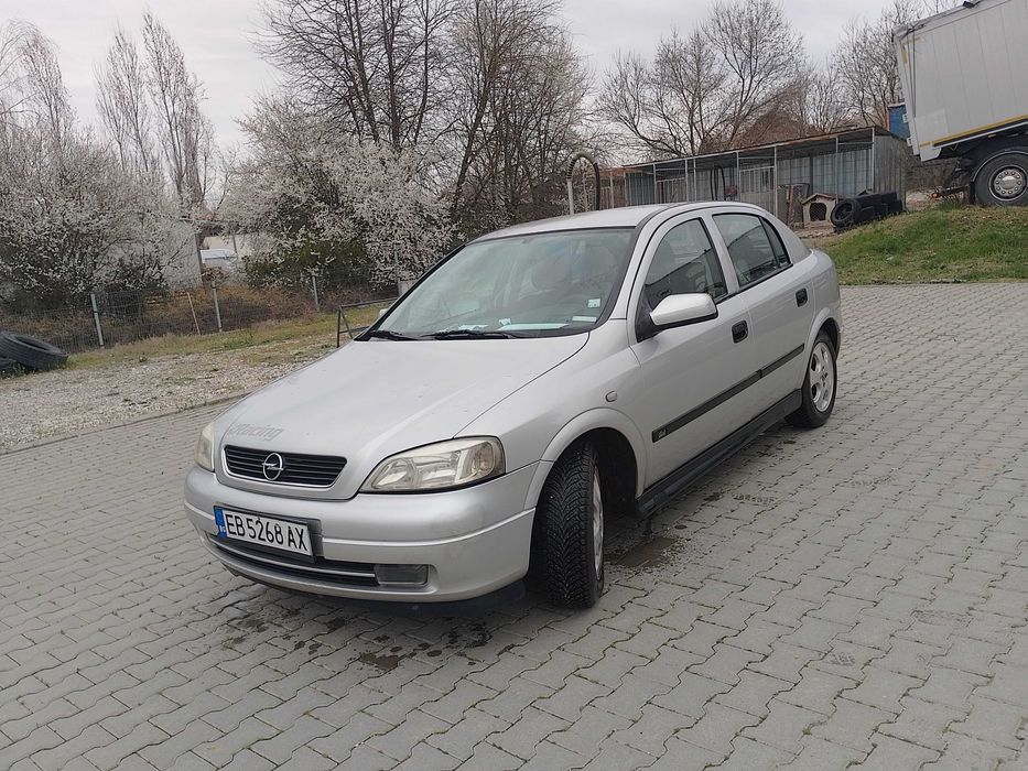 Опел Астра 2000 г  1.4