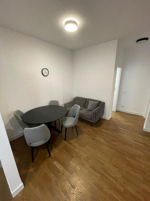 Chirie apartament cu parcare personala