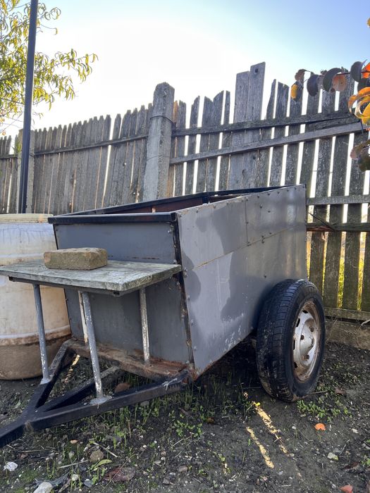 Motocultor cu remorcă