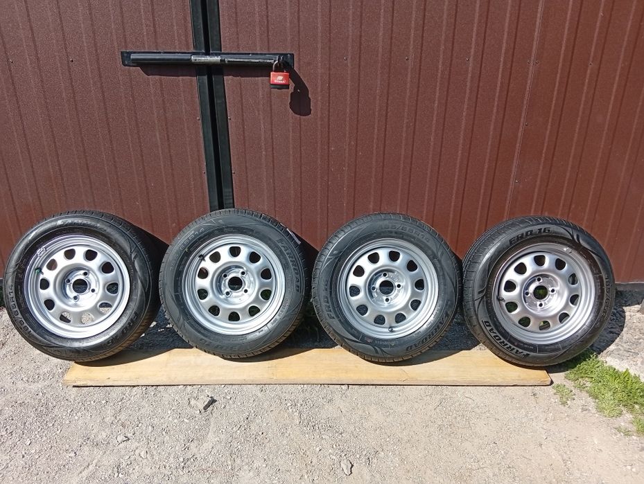 Шины летние с дисками.