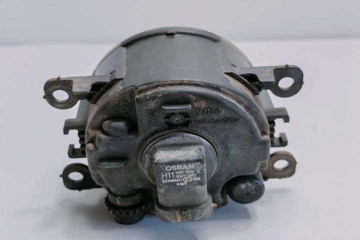 Proiector Far ceata 8200074008 Renault Duster prima generatie seria