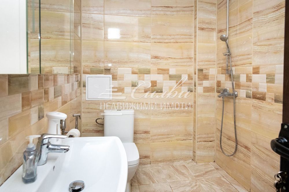 Продава се Етаж от къща в Шумен, Военно училище - 82 кв.м за 1891 €/кв.м - Снимка #9