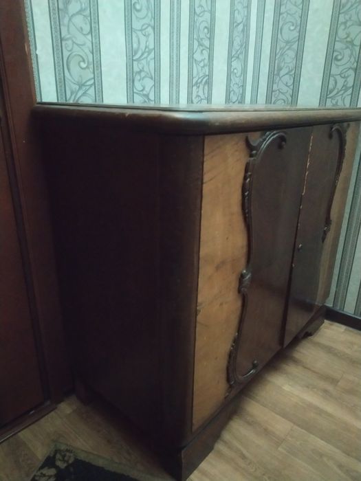 Комод деревянный, орех. 1946 г.