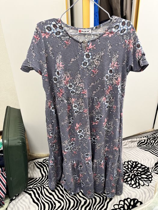 Отдам даром женские вещи