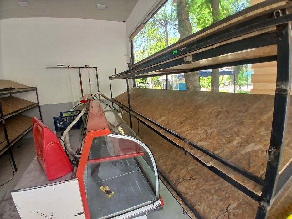 Vitrina polka sotiladi srochna