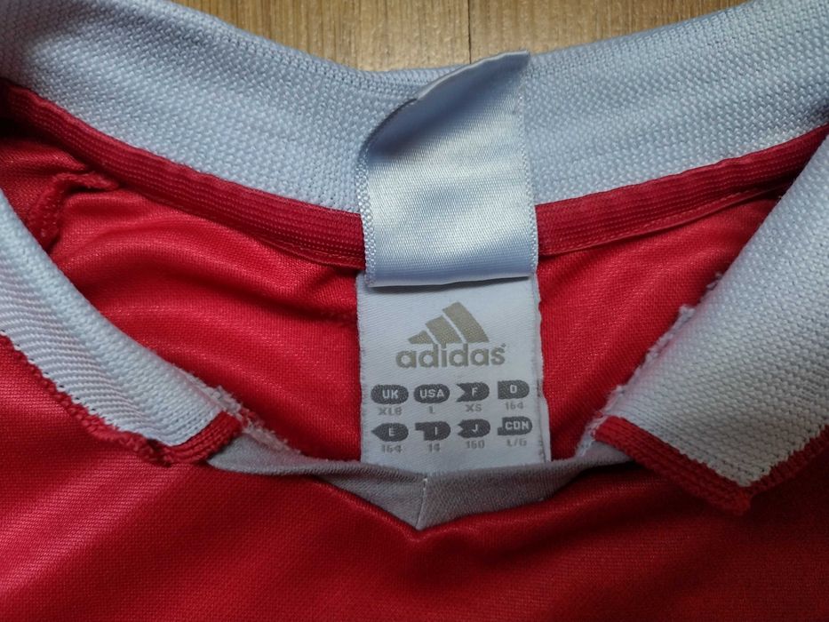 Bayern Munchen / Adidas - футболна тениска на Байерн Мюнхен за 164см.