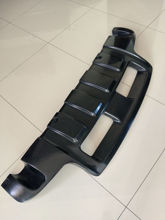 Vând spoiler bara fata Touareg 7L model King Kong