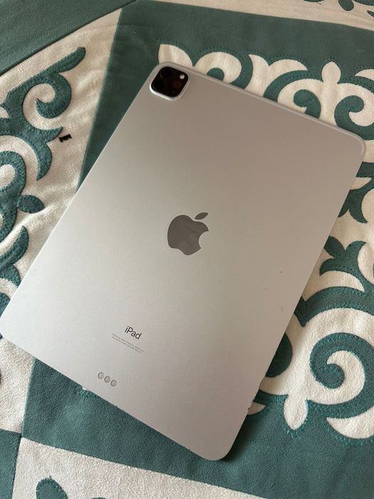 Продам Ipad 11pro M 1 поколение3