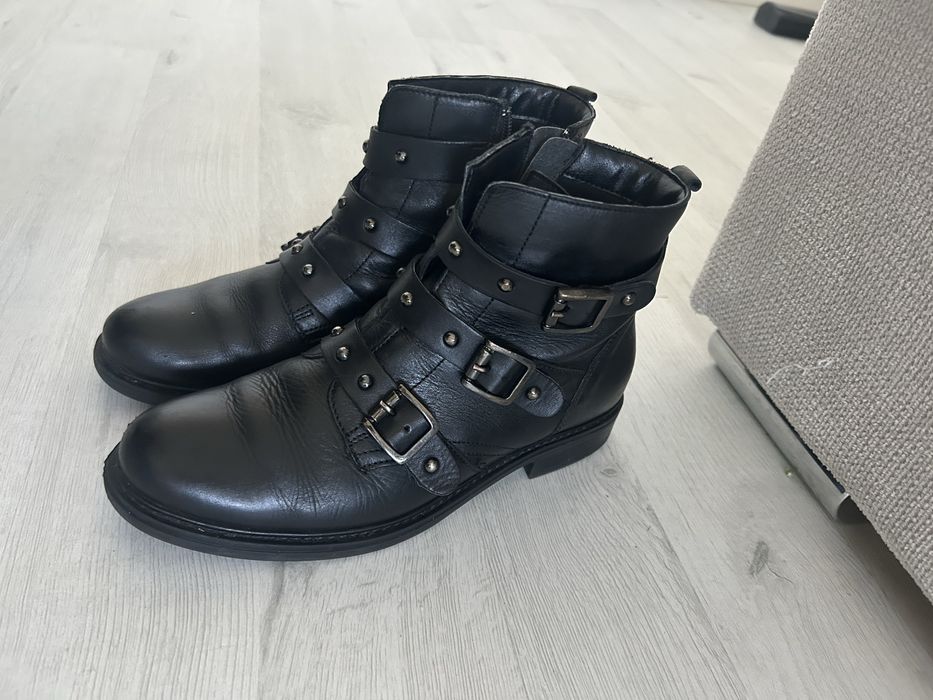 Ghete Benvenuti din piele