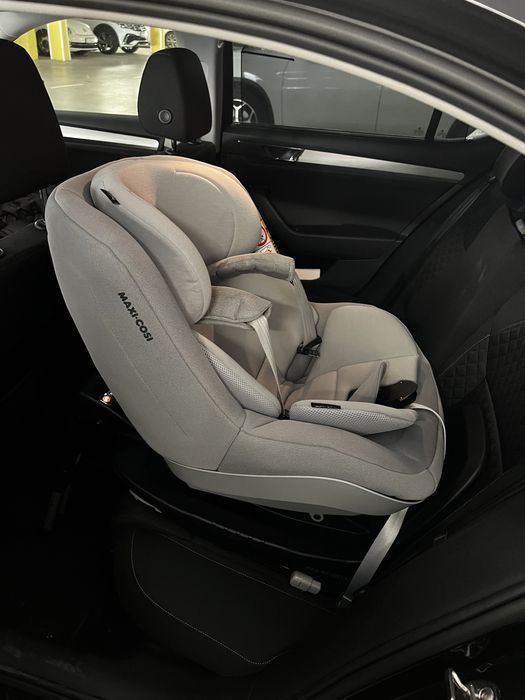 Столче за кола Maxi Cozi Pearlpro2 i-size + база за кола Familyfix3