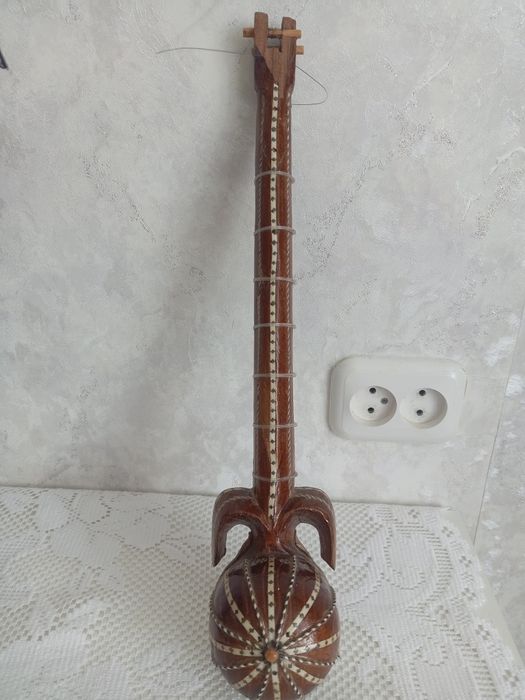 Рубаб, древний муз инструмент