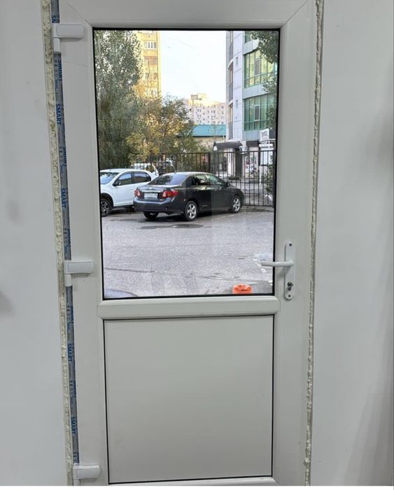 Пластиковые окно и двери.