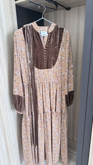 March сән үйінің киімдерін сатамын