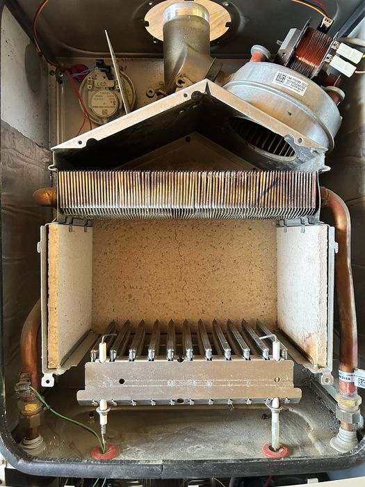 Котел Bosch газ 6000 ,240кв