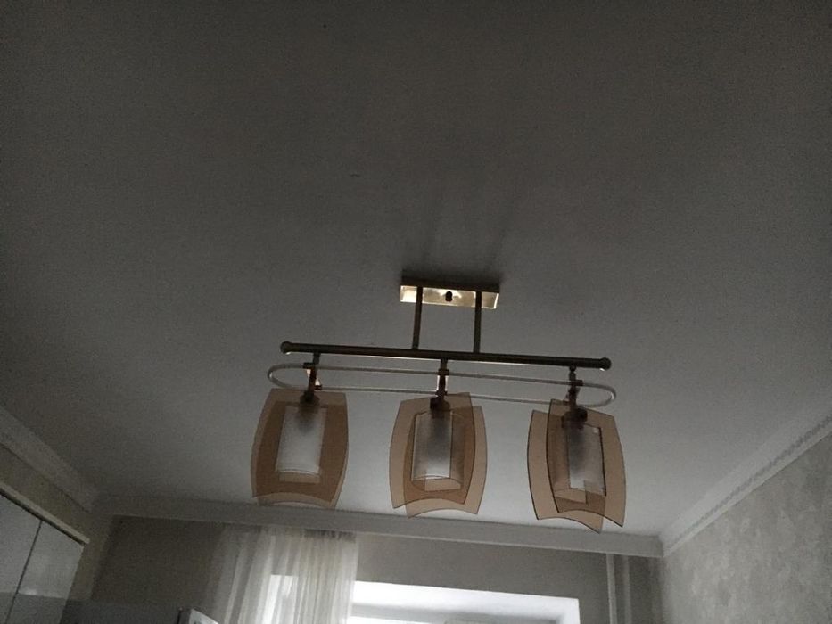 Люстра в хорошем состояний