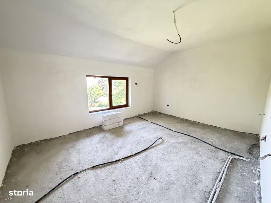 Casa - Zona Ultracentrala, Mioveni, zona Pompieri, 750 mp, deosebita