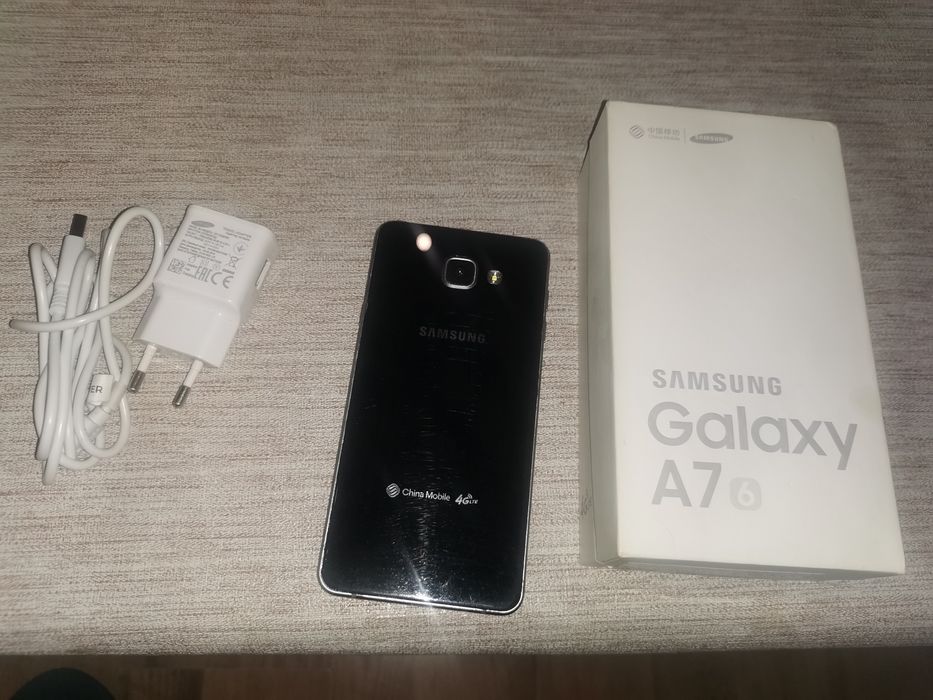 Продавам Samsung Galaxy A7