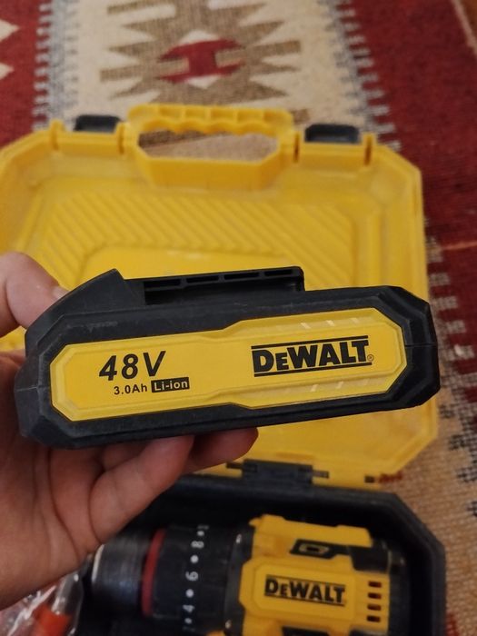 Фирменный шуруповёрт DeWalt