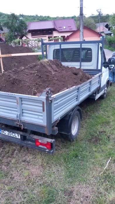 Închiriez buldo și carosat