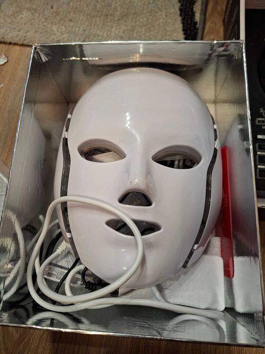 Козметична лед маска за фотонна терапия