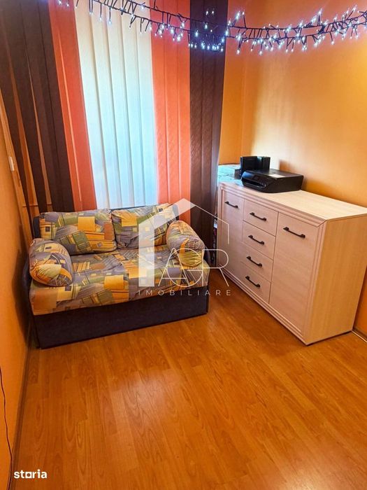 Apartament cu 3 camere, decomandat, zona 9 Mai