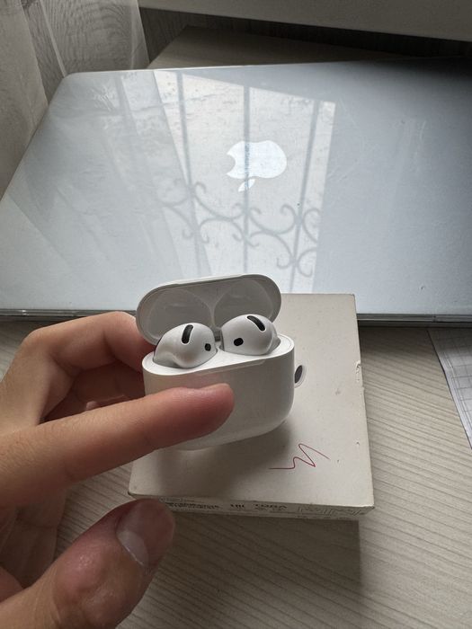AirPods Series 4
