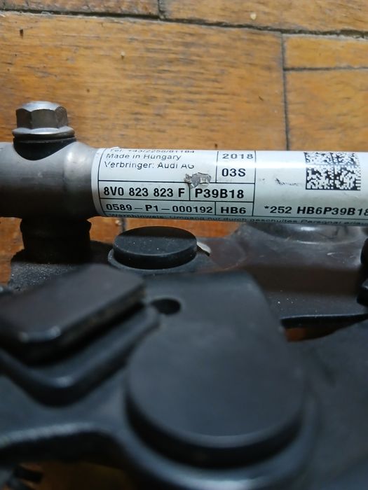 Balamale Capota Cu Capse Pirotehnice Audi A3 8V 2012 - > 8V0823823F