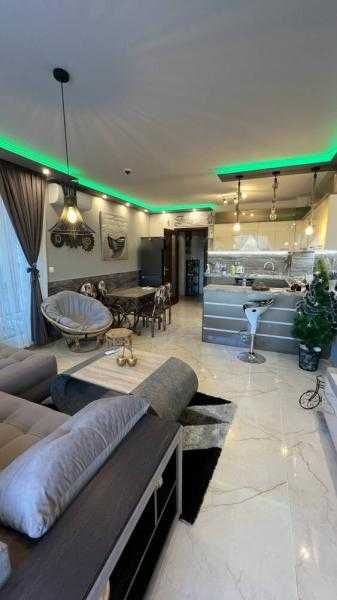 Дава се под наем Тристаен апартамент в Бургас, Зорница - 100 кв.м за 1122 € - Снимка #1