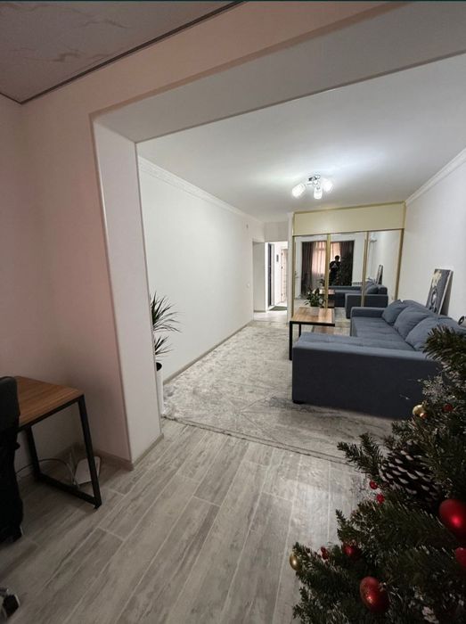 Продаётся 2х комнатная квартира на 1м этаже в 5ти этажном доме.