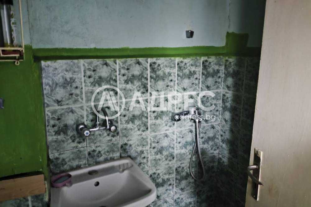Двустаен   апартамент в централната част на  ж.к. "Орел"! - снимка 9