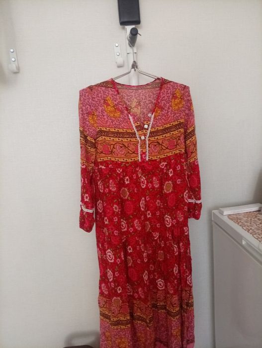 Продам платье все по. 1500