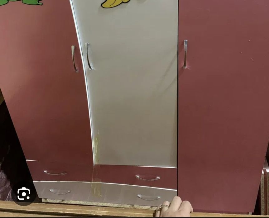 Детская шкаф для девочек в хорошем состоянии