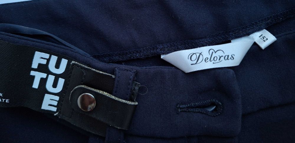 Брюки темно-синие утепленные для девочки (школьные). Рост 152