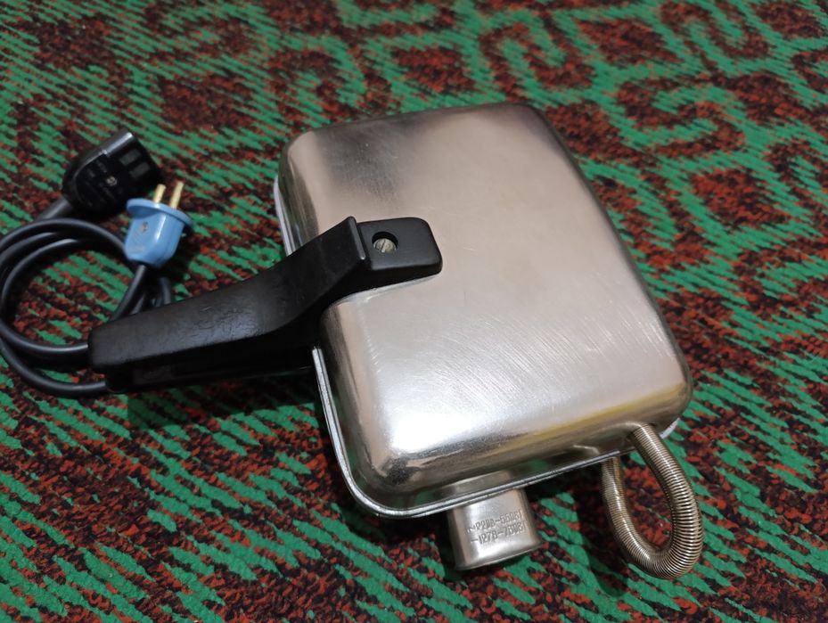 Вафельница СССР для дома и домашных выпечки.