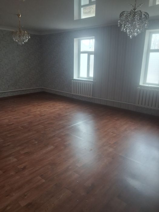 Жалға 4 бөлмелі үй беріледі