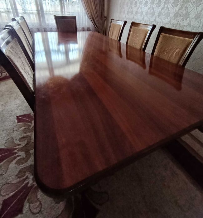 Стол со стульями
