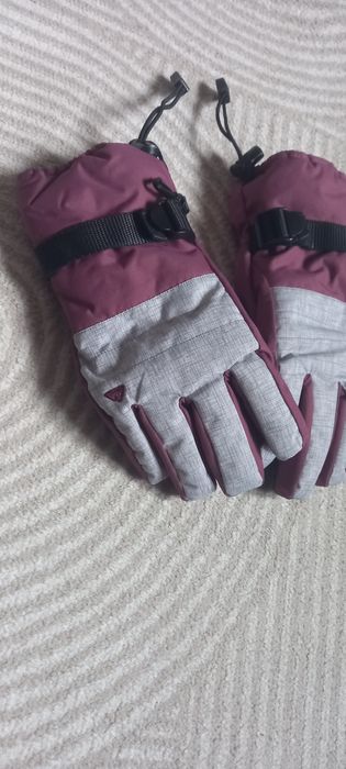 Продам перчатки на девочку