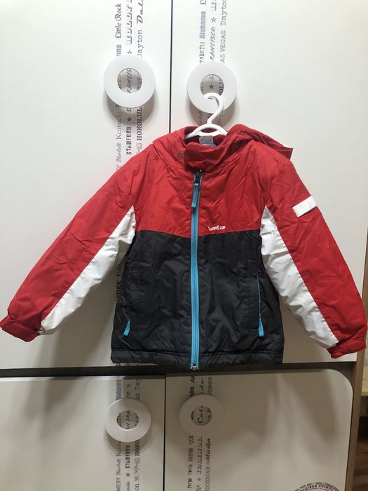 Продается детская зимняя куртка на 3-5 лет (б/у)