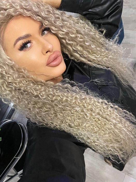 Peruca lunga afro blonda