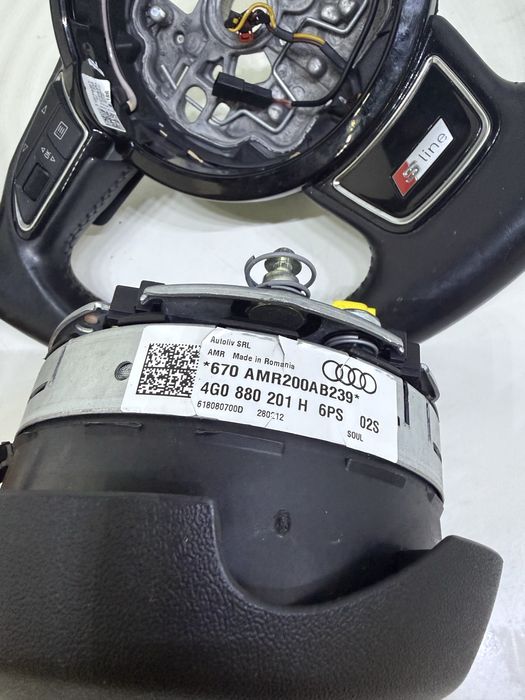 мултифункционален волан S-line за Audi с пера за скорости и airbag.