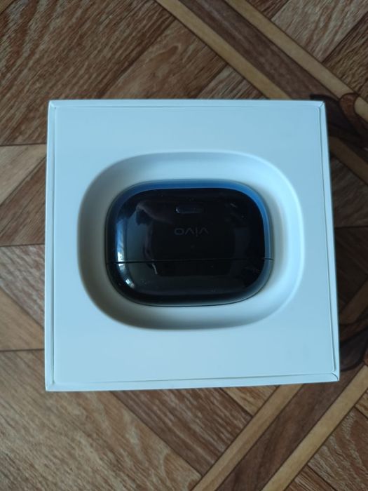 Продаю безпродной наушник новый