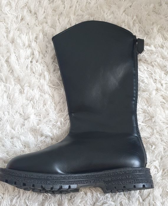 De Vanzare adidasi si cizme