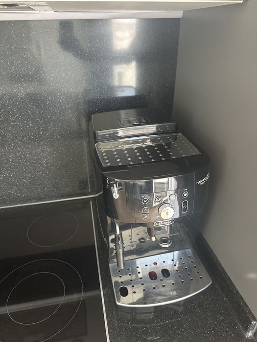 Кофемашина Delonghi Magnifica smart s