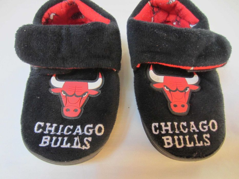 Papuci casa pentru copil, Chicago Bulls, lungime brantz=15cm, noi