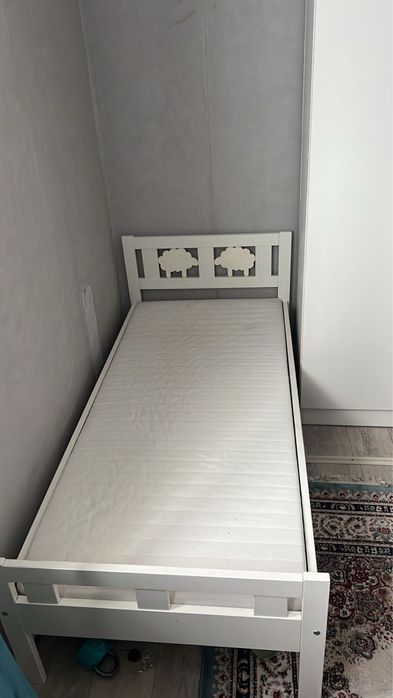 Продам кровать Икеа