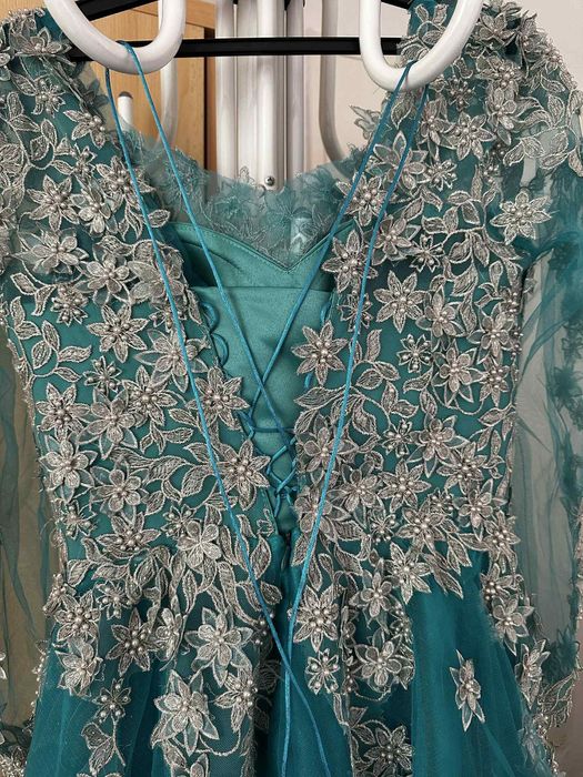 Официална  рокля