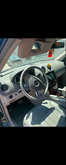 Продавам джип Мерцедес ML 320
