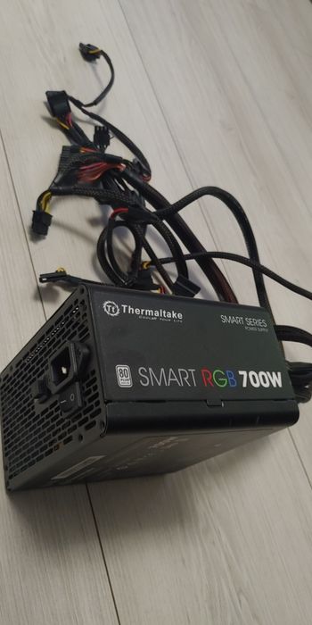 Sursa Thermaltake Smart RGB 700W
