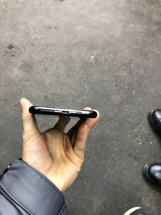 iPhone Xs 64 gb America
