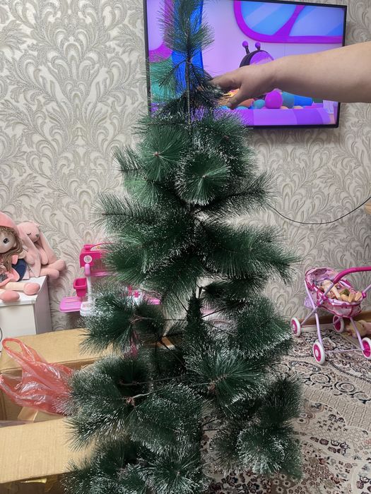 Продам искуственную елку